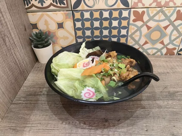 Manger un bobun au poulet à Lille, Lille, XIONG MAO FOOD
